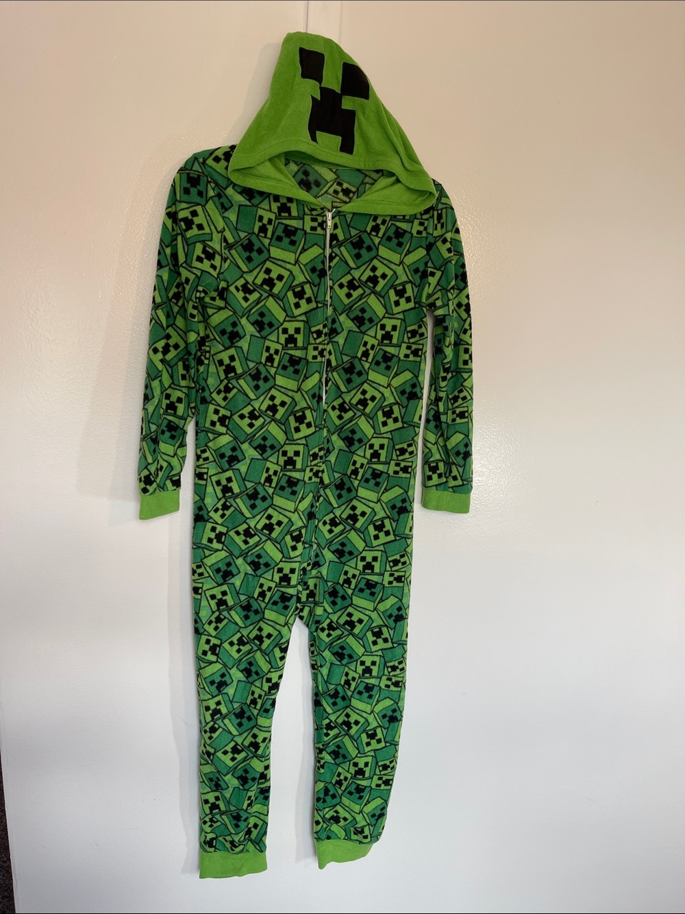 Minecraft creeper PJs fuzzy warm onesie pajama size Large kids boys or girls